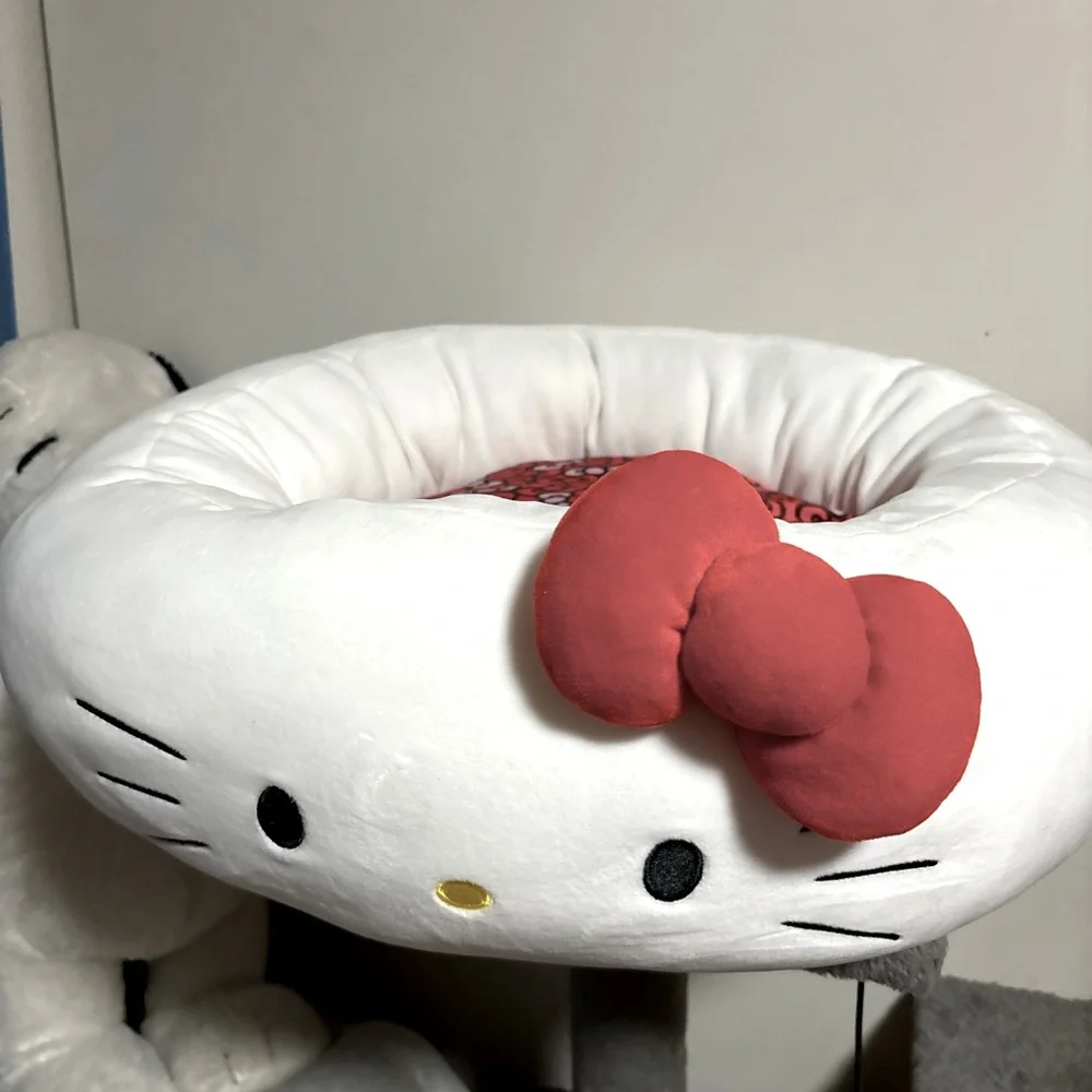 HELLO KITTY PET BED